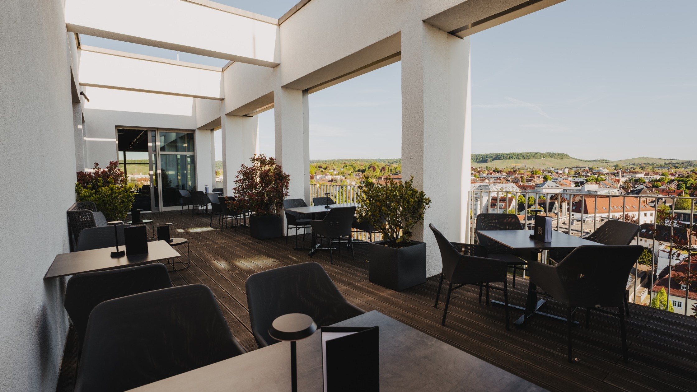 2025-04-29-Parkhotel-1042-Bar-181